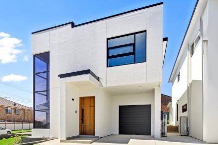 Stunning Brand New 4 Bedroom Home, Fantastic Location!
