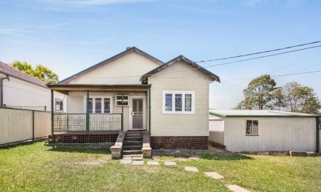 43 Hawksview St