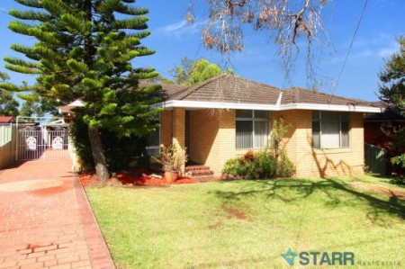 FANTASTIC 1018M2 BLOCK WITH BRICK VENEER HOME - OPEN TO VIEW SAT 3-3:30PM