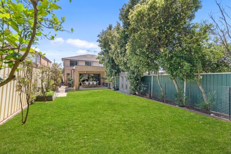 ESTABLISHED CONTEMPORARY LIVING