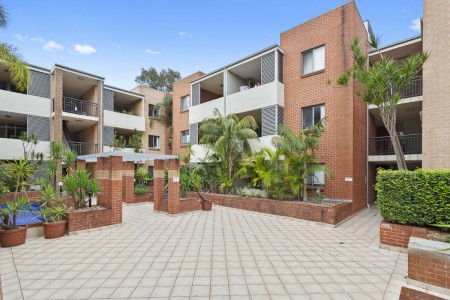IMMACULATE GROUND FLOOR UNIT