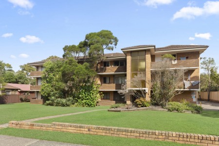 UPDATED FULL BRICK APARTMENT - OPEN TO VIEW SAT 04/05/2024 @ 2-2.30PM