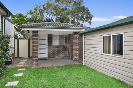 Granny Flat with Lock up Garage