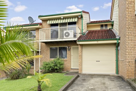 IMMACULATE TOWNHOUSE