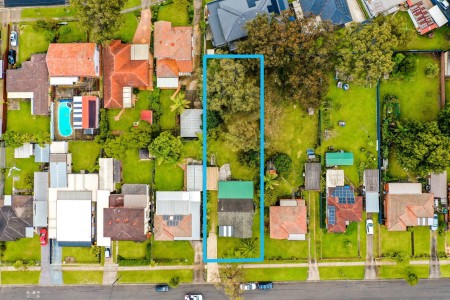 Sweeping 1,043m2 Block with Subdivision Potential