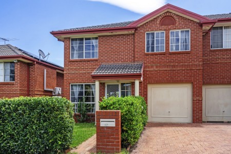 STREET-FACING TOWNHOUSE