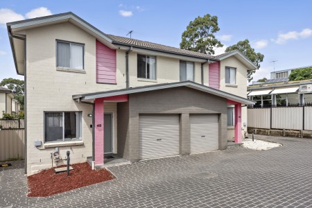 Modern 4 Bedroom Townhouse in Vibrant Blacktown Locale