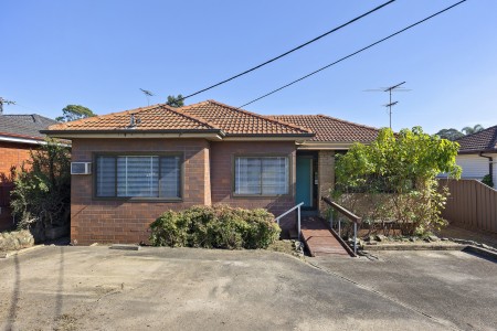 FAMILY HOME ON THE SOUTH SIDE