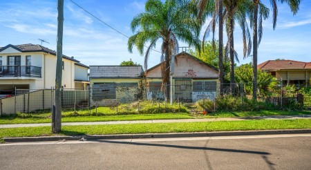PLENTY OF POTENTIAL - 758sqm BLOCK AND 18.2m FRONTAGE - OPEN TO VIEW SATURDAY 4-4.30PM