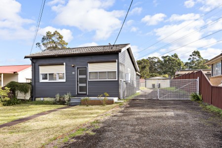 1 Bedroom + Study Home with Spacious Yard & Garage