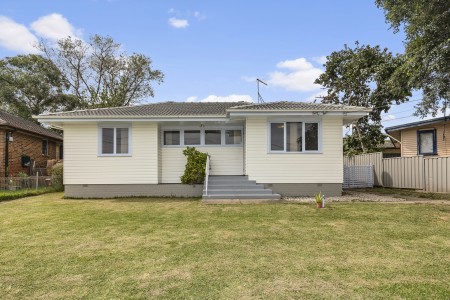 Lovely 3 Bedroom Home With Air Conditioning