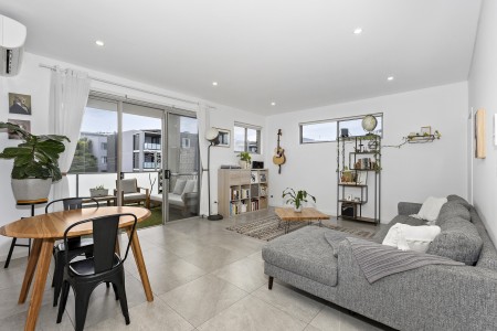 Modern 2 Bedroom Unit