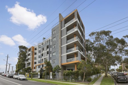 Near-New Apartment Close to Amenities