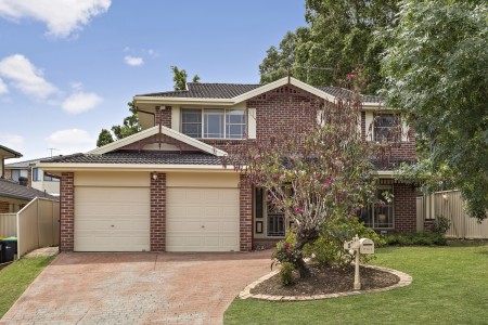 Grand Family Home with Poolside Entertaining