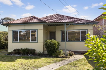 House & Studio Under 900m to Blacktown Station