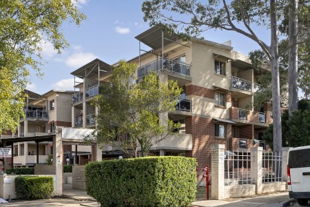 Great Size Unit in Great Location