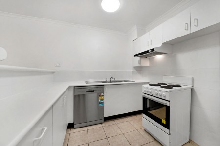 Freshly Painted 2 Bedroom Unit