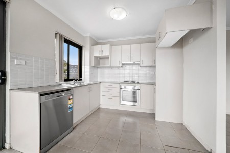 Ideally Located 2 Bedroom Unit