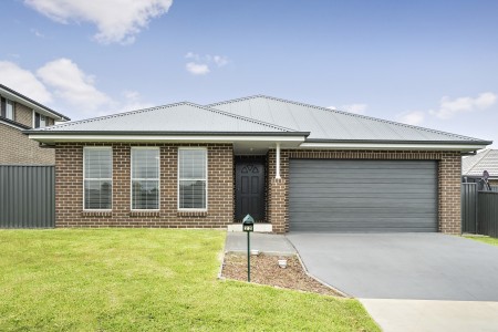 SOLD BY STARR PARTNERS PENRITH / GLENMORE PARK