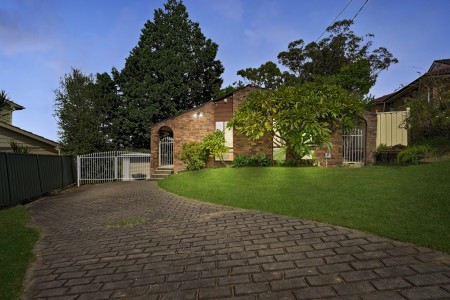 SOLD BY STARR PARTNERS PENRITH, GLENMORE PARK & WINDSOR