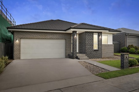 SOLD BY STARR PARTNERS GLENMORE PARK & PENRITH & WINDSOR