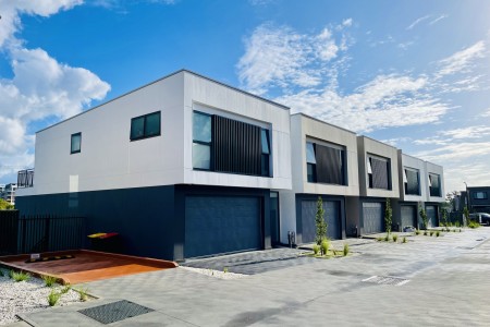 BRAND NEW TOWNHOMES - DUAL OCCUPANCY POTENTIAL!