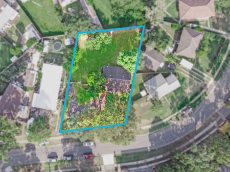 Land with sub division potential!