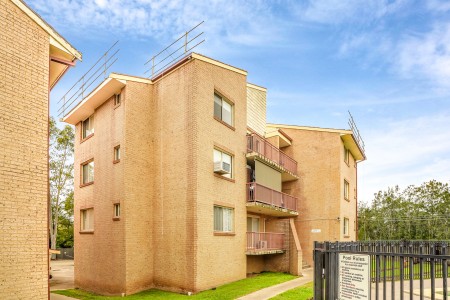 Renovated 2 Bedroom Unit Ready To Be Leased!