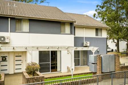 Good Size Townhouse With Fresh Updates Throughout!