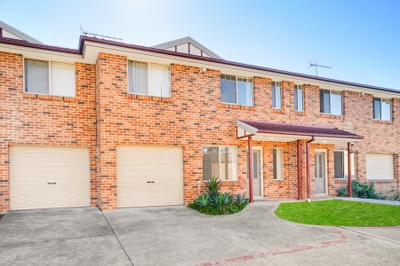 3 Bedroom Townhouse !!