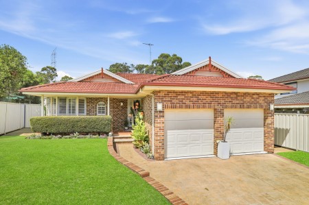 Large family home in a popular location !!

First Open For Inspection Tuesday 2nd June 4pm