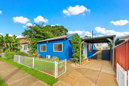 Freshly Painted Home In A Prime Location!!