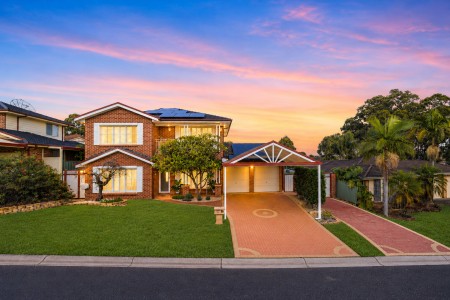 First Time Offered &ndash; Spacious Family Home with Ideal In-Law Accommodation