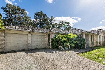 Large Single Level Home For Bigger Families!