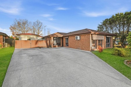 Dual Living Opportunity &ndash; 4 Bedroom Home & 2 Bedroom Granny Flat