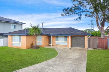 SPACIOUS HOME WITH LARGE BACKYARD