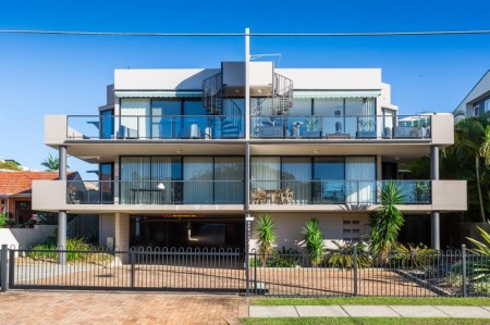 4/51 LANDSBOROUGH AVE, Scarborough, QLD 4020