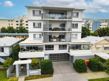 1/12 LOUIS STREET, Redcliffe, QLD 4020