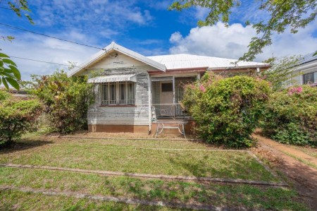 83 Arthur Street, Woody Point, QLD 4019