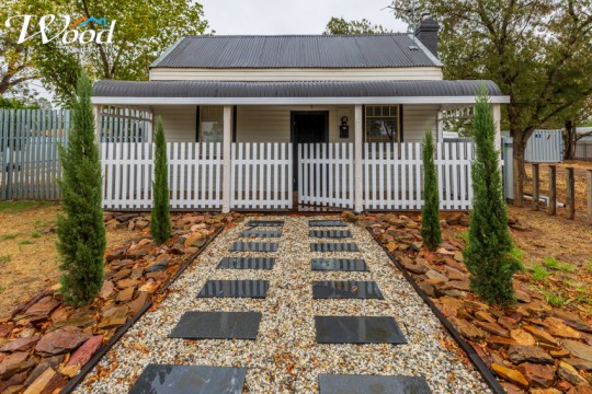 Property in Brocklesby - Guide: $295,000