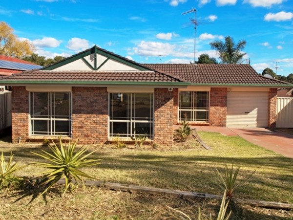 51 Downes Cres, Currans Hill - Thumbnail 2