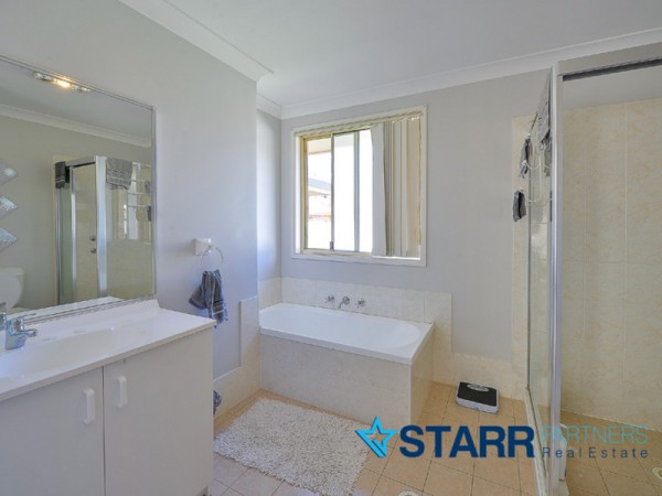 13 Fortinbras Close, Rosemeadow - Thumbnail 8