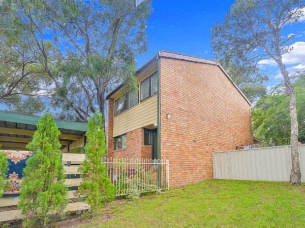 10/15 Stringybark Place, Bradbury - Thumbnail 2