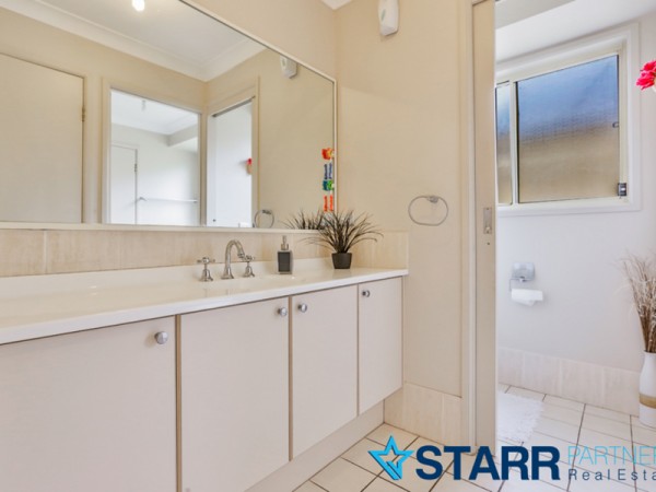 8 Barnard Place, St Helens Park - Thumbnail 5