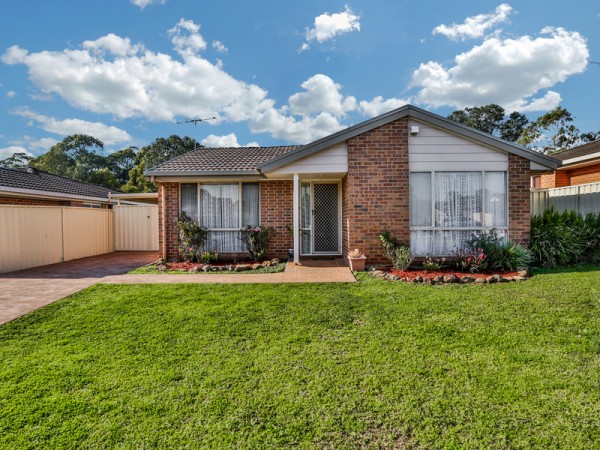 8 Hercules Close, Raby - Thumbnail 2