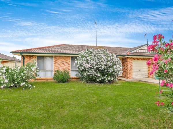 30A Fiveash St, St Helens Park - Thumbnail 2