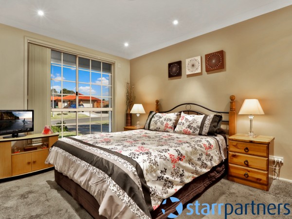 4 Osburn Pl, St Helens Park - Thumbnail 6