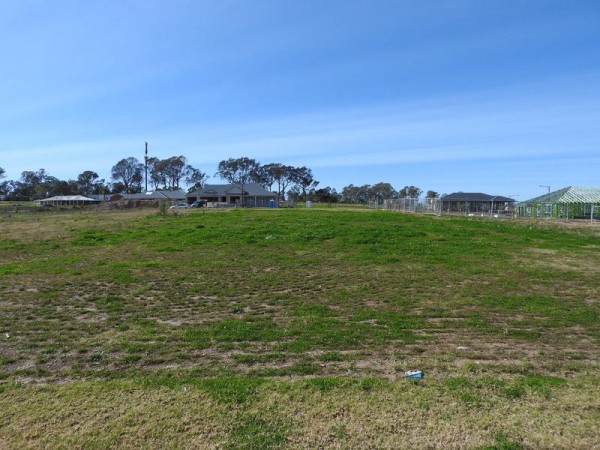 11 Wintle Road, The Oaks - Thumbnail 2