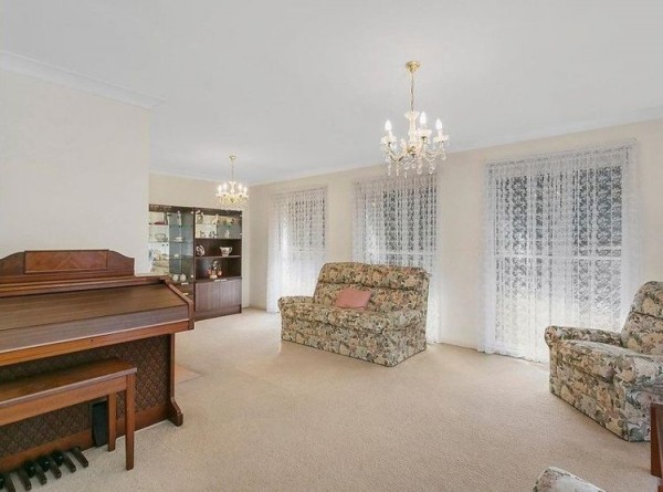 27 Copperfield Drive, Ambarvale - Thumbnail 7