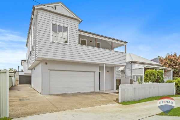 Property in Clayfield - For Sale ! 